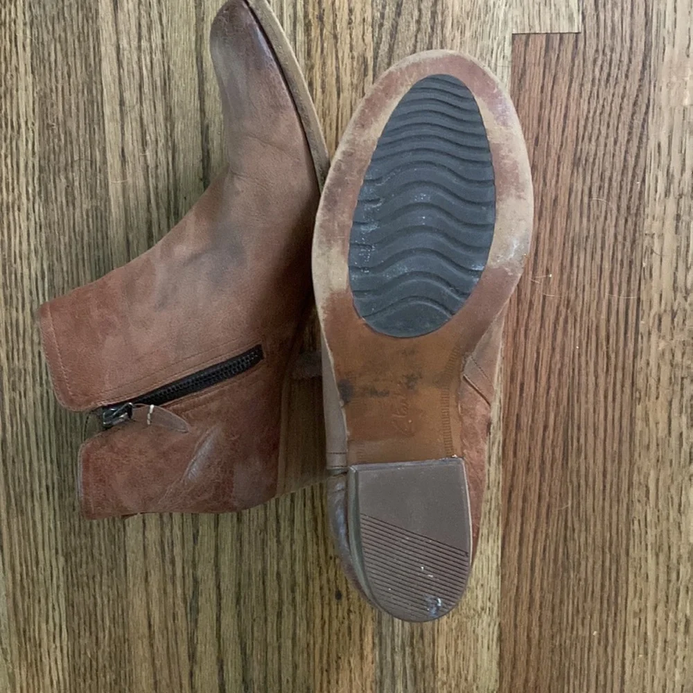 Clarks Booties - Picture 4 of 10